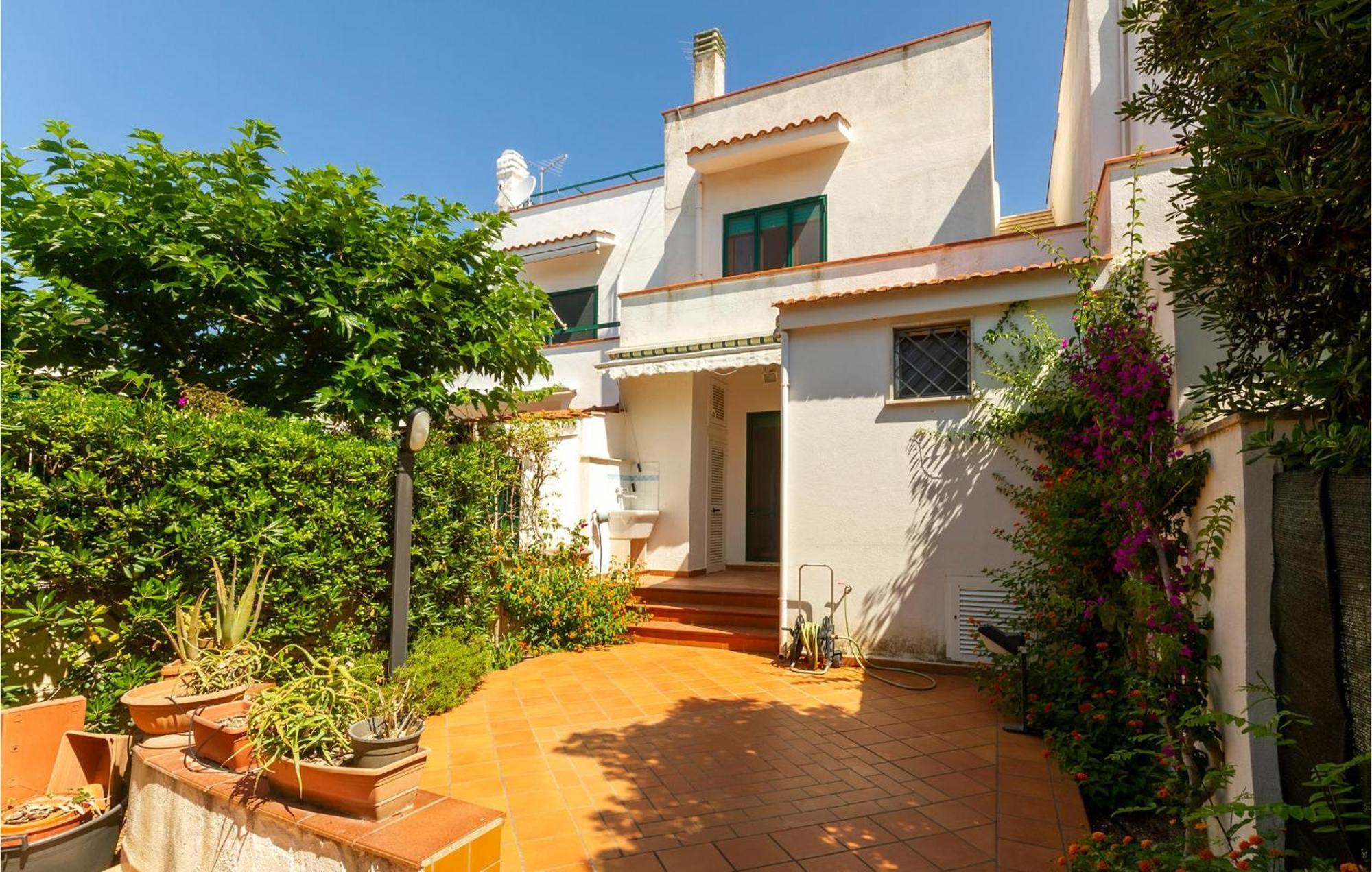 Awesome Home In Manduria With Kitchen Dış mekan fotoğraf