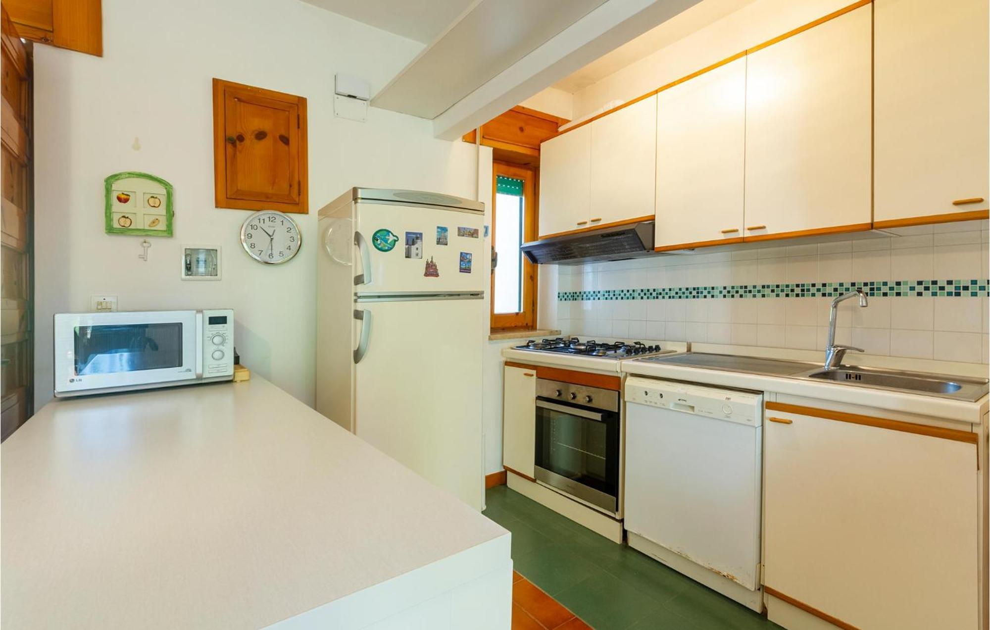 Awesome Home In Manduria With Kitchen Oda fotoğraf